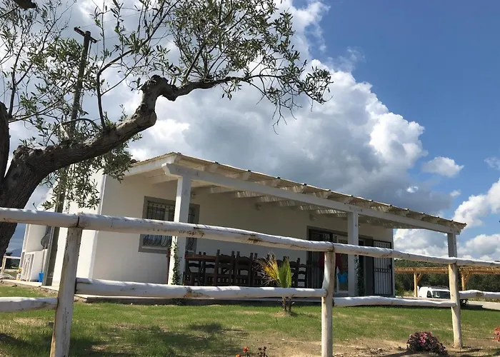 Villa Maralai